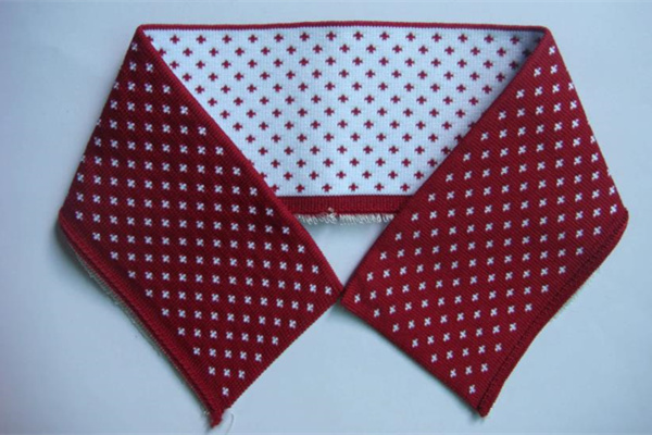 羅紋領(lǐng)和橫機領(lǐng)有什么區(qū)別？ 圖1